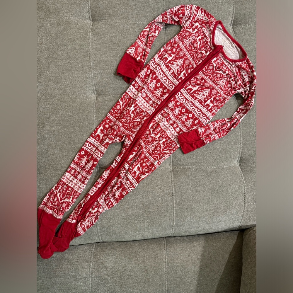 little sleepies 2T christmas reindeer pajamas zip up